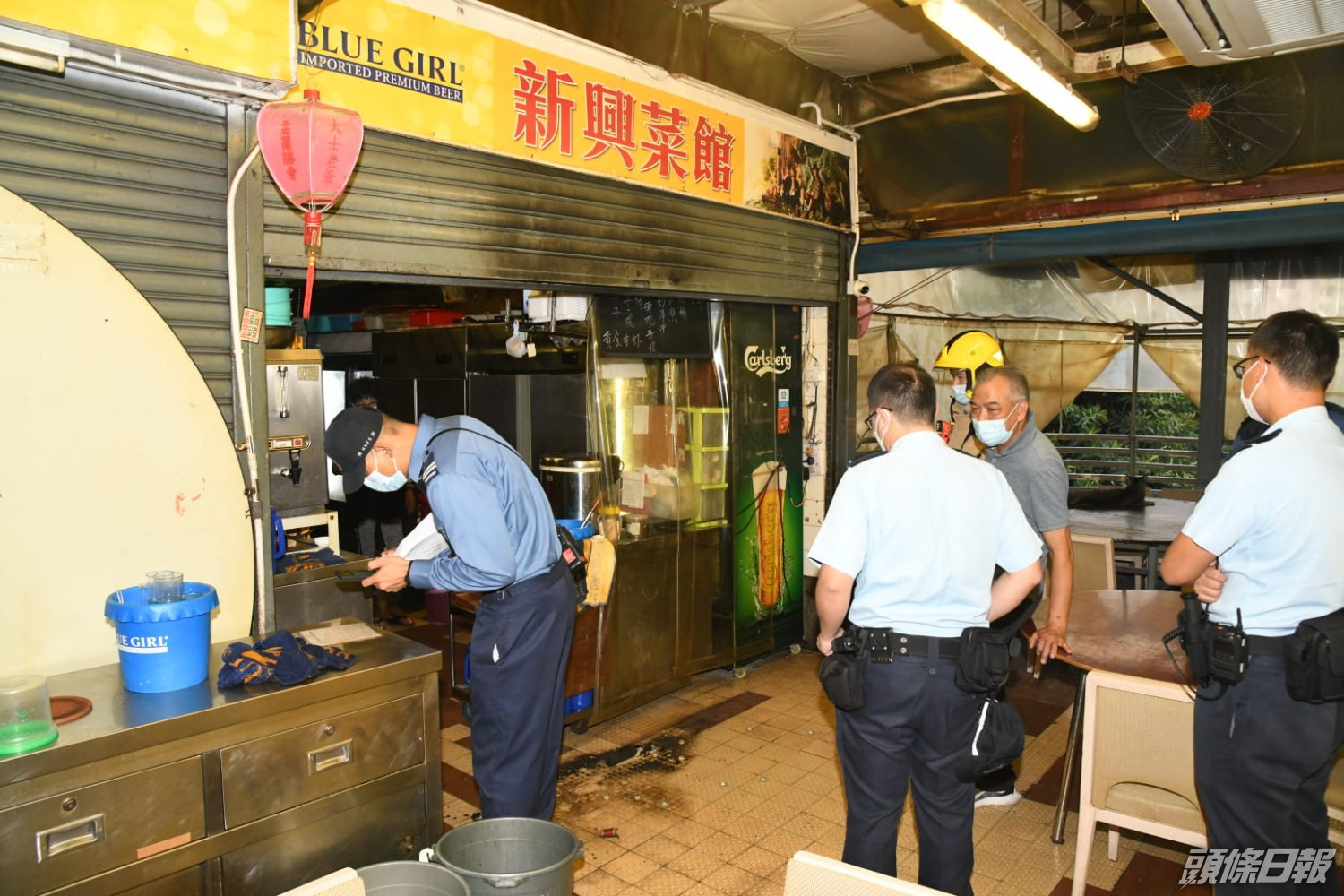 3黑衣狂徒闖觀塘瑞和街熟食中心擲汽油彈襲菜館 頭條日報