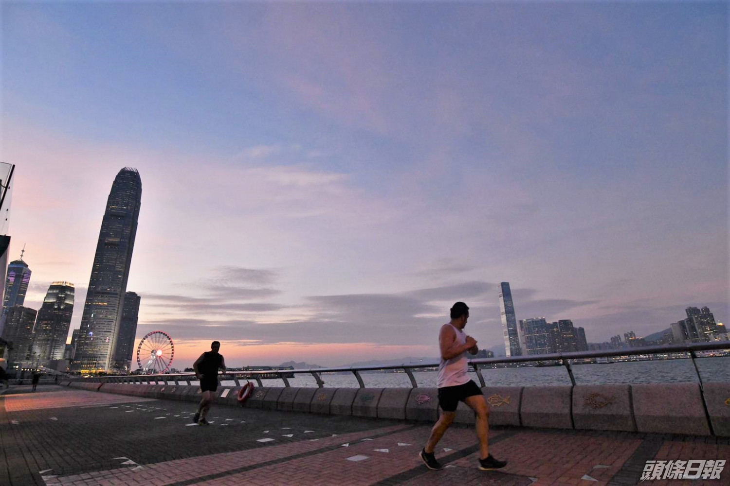 æµªå¡è¥²æ¸¯ å¤©æ–‡å° ä¸Šåˆ6æ™‚æ­£æˆ–ä»¥å‰ç™¼å‡º8è™Ÿç†±å¸¶æ°£æ—‹è­¦å'Š é ­æ¢æ—¥å ±