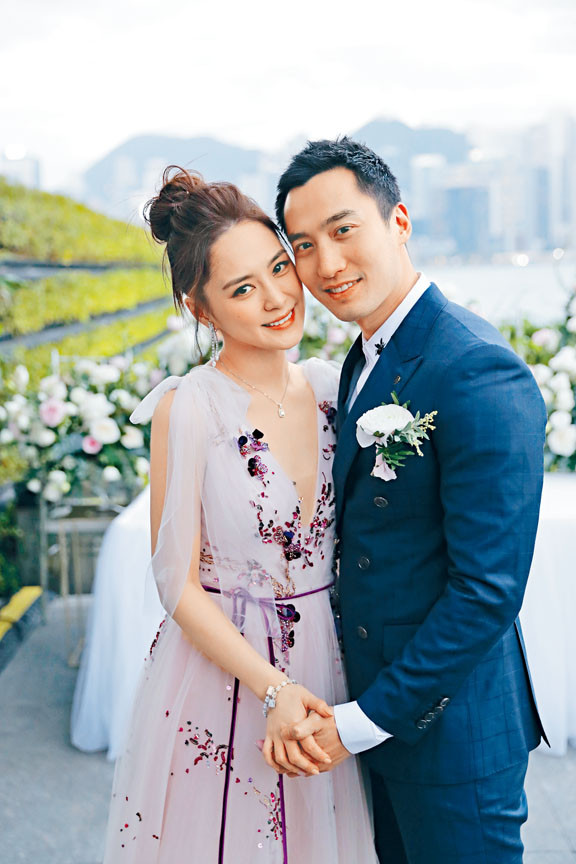 Gillian Chung and Michael Lai Officially Wed in Hong Kong - DramaPanda