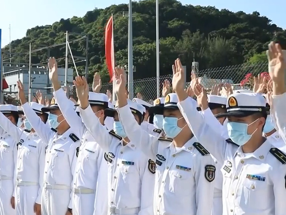 解放軍海軍兩護衛艦入列駐港部隊| 星島日報