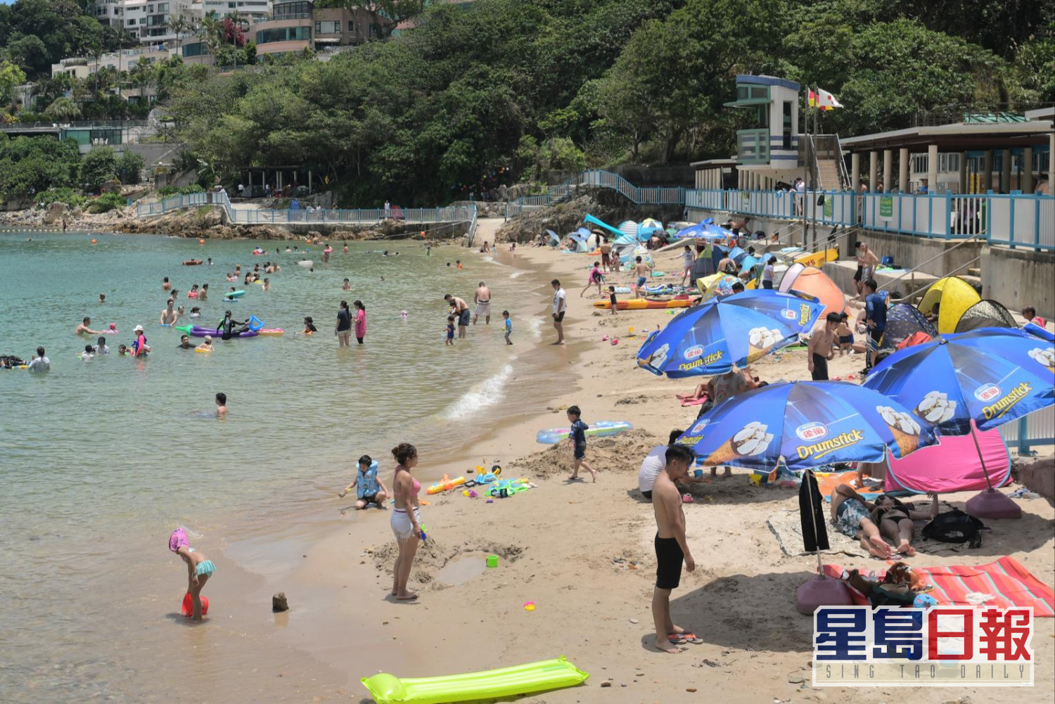 長洲高溫達36 7度全港最熱沙灘人山人海泳池百人排隊 星島日報