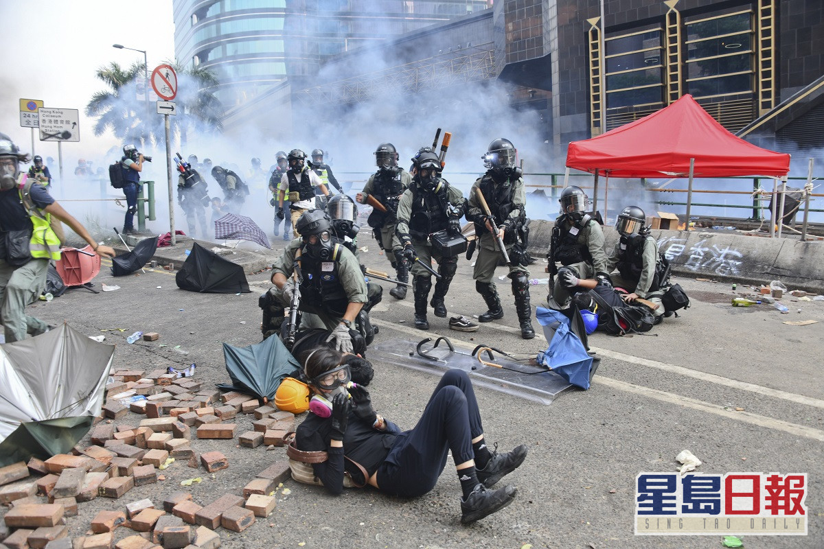 衝突一周年理大學生會擬校內辦放映會被拒 星島日報