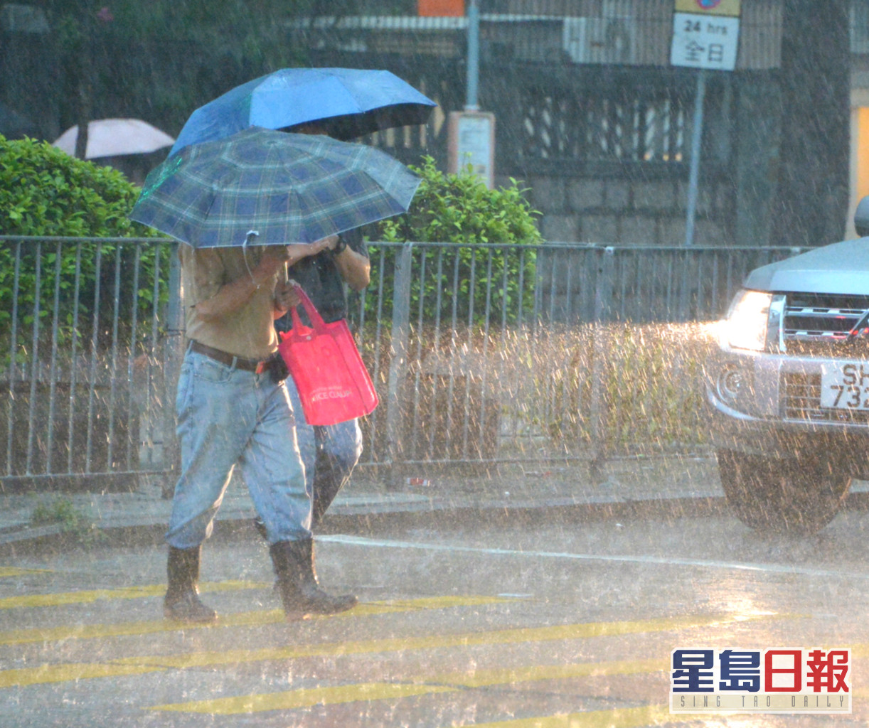 放工注意 高温触发雷雨正影响香港70公里以上阵风吹袭 星岛日报