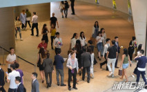 代理持牌人數40284人 創紀錄新高