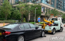 東九龍警打擊汽車違泊 發逾2千張告票拖走10車
