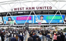 英國增9284宗確診 多間英超球會球場變疫苗接種中心