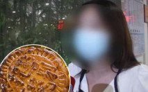連續3天食月餅當晚餐 女子半夜腹痛吐血險危及生命