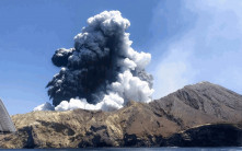 懷特島4年前火山爆發22遊客亡 5旅行社被指「罔顧安全」判賠4800萬元