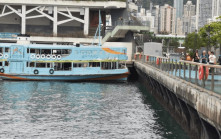 天星小輪泊岸疑失控衝撞灣仔碼頭 一乘客受傷送院