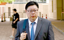 的士司機疑遭警箍頸後癱瘓亡 法醫指死者頸部受傷長期臥牀 致支氣管肺炎併發症亡