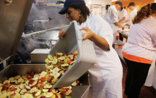 衛生意識差！美國餐廳食物中毒個案 4成源自僱員帶病上班