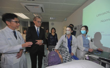 盧寵茂訪中大醫學院  冀醫科生畢業後積極投身公營醫療服務