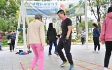 康文署推出關愛長者措施 提供借傘服務方便遊公園