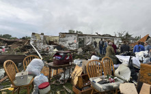 美國愛荷華州受龍捲風吹襲 小鎮房屋近被移平 多人死亡十多人受傷