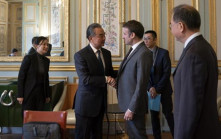 法國總統馬克龍會見王毅　願加強兩國戰略協作