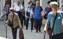 施政報告2025｜陳健波倡優化大灣區退休計劃   資助自願交出公屋長者在國內置業