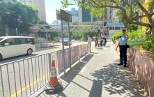 何文田廣場對開插欄杆國旗不翼而飛 附近50米有「天眼」 警列盜竊跟進