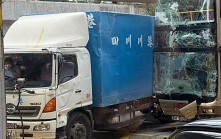 葵涌道九巴與貨車相撞  10人受傷
