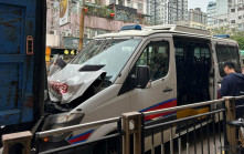 元朗大馬路警車貨車相撞 幸無人傷
