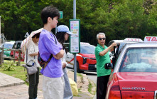 五一黃金周｜內地客湧東壩觀光 增避車處、加密小巴班次有用？的士司機：人多路窄係死症