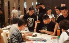 THE HENLEY發售50伙 大批準買家出席揀樓
