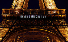 法墮胎權入憲創全球首例   巴黎鐵塔亮燈：我的身體我的選擇