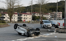 馬鞍山樟木頭迴旋處兩車相撞釀1傷 私家車四輪朝天