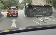 沙田大埔公路私家車與客貨車相撞後翻側  一人受傷