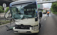 麗景小巴自炒撞分隔「風琴」 車頭撼至變形扭曲  司機輕傷送院