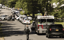 美夏洛特市警員執行拘捕令遭槍擊  致3死5傷  男通緝犯被擊斃