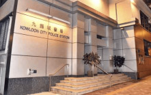 13歲女童港鐵車廂疑遇「鹹豬手」  警拘捕68歲翁