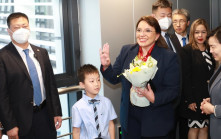 洪都拉斯總統卡斯特羅抵達上海開始訪華