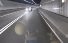 尖山隧道內私家車逆線行駛  疑為避路障截查鋌而「走險」