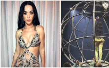 Katy Perry澳洲巡唱險生意外   半空表演被困金屬球道具中