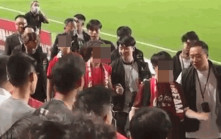 世界盃外圍賽香港迎戰伊朗 3球迷被捕 疑奏唱國歌時無起身及擰轉面