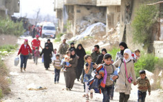 俄媒：叙利亚东古塔逾10万平民撤离