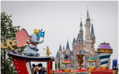 上海迪士尼不敵輿論壓力「跪低」 將放寬遊客外帶食物政策