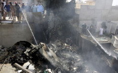 巴基斯坦客機墜毀 機上近百人或至少兩人生還