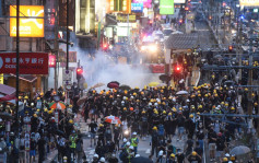 【元朗游行】防暴警察晚上清场 数百示威者退守至元朗站附近