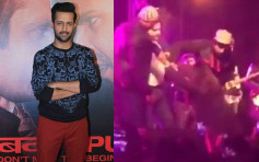 女歌迷遭集体性骚扰　巴基斯坦男歌手立即停唱解救