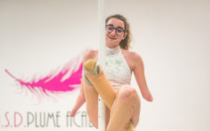 仅左脚健全无阻追梦 15岁意国少女钢管舞世界赛夺冠