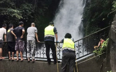 台男酒后跳瀑布消暑 卷入激流溺毙