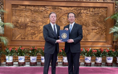 美国新任大使伯恩斯抵华逾月 首与中国官员正式会面