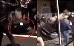法国新年爆骚乱 暴徒对倒地女警拳打脚踢