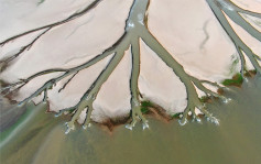 鄱阳湖水位跌破8米 创有纪录以来同期最低