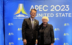 美國APEC︱陳茂波出席財長非正式會議 與耶倫合照 強調香港保持制度和區位優勢