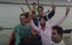 【死亡直播】印度8名青年划船只顧直播　船身翻沉溺斃