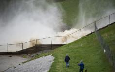 恐爆洪灾 美国密歇根州两座水坝溃堤万人撤离