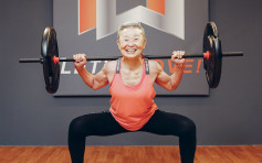 遭老公嫌肥劲减15公斤 90岁婆婆网上开班教健身