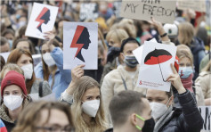 波蘭爭取墮胎權示威升級 民眾發起罷工行動